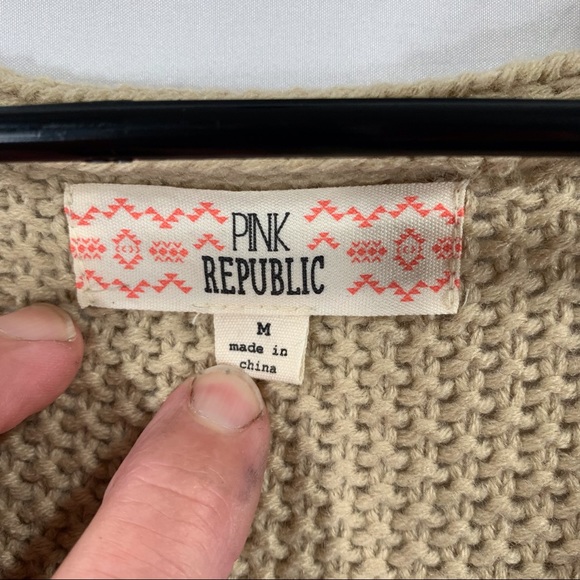 Pink Republic Women’s Size Medium Faux Fur Vest - Picture 3 of 6